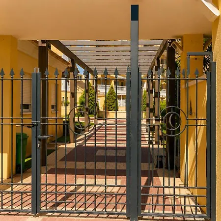 Sofia Con Piscina Y Terraza Soleada Con Vistas Al Montgo By Family Homes * デニア