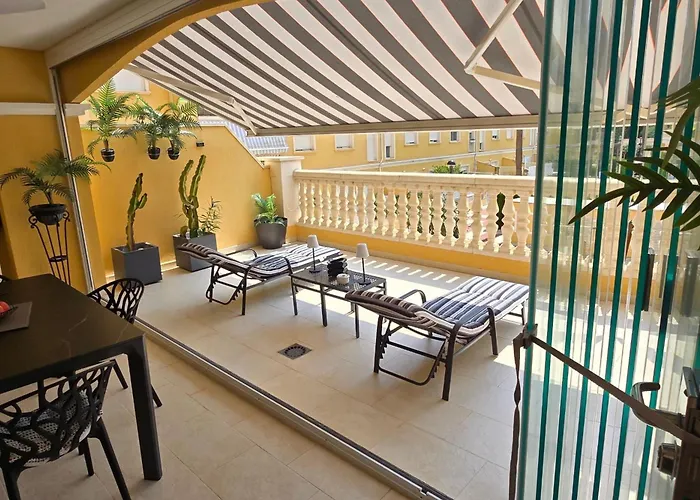 Holiday home Sofia Con Piscina Comunitaria Y Terraza Soleada By Family Homes