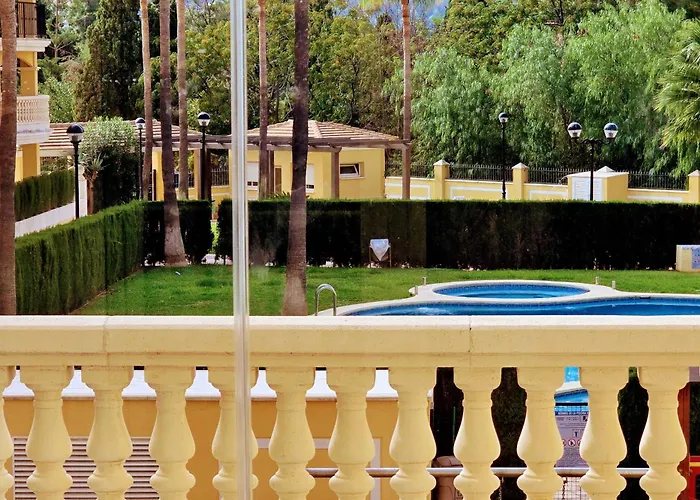 Holiday home Sofia Con Piscina Comunitaria Y Terraza Soleada By Family Homes