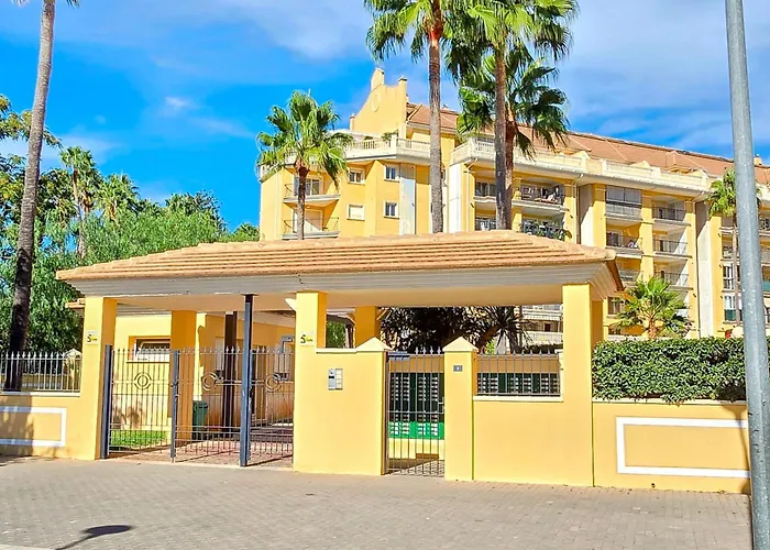 Holiday home Sofia Con Piscina Comunitaria Y Terraza Soleada By Family Homes *